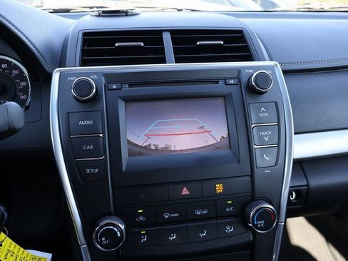 Used 2017 Toyota Camry SE image 20