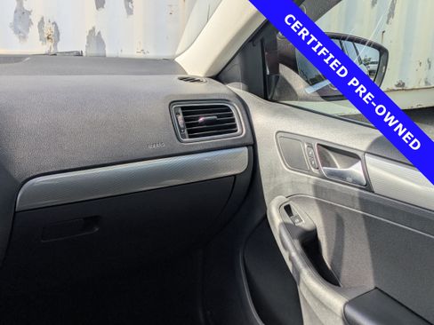 Used 2017 Volkswagen Jetta SE FWD image 16