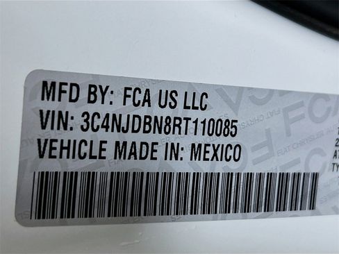 Used 2024 Jeep Compass Latitude image 29