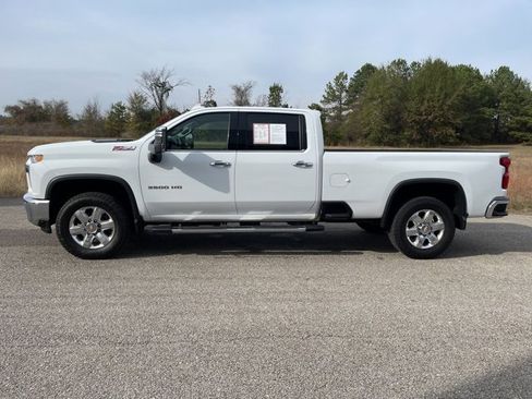 Used 2022 Chevrolet Silverado 3500 LTZ image 2