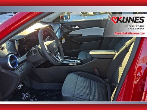 New 2026 Chevrolet Trax LT w/ Driver Confidence Package image 12