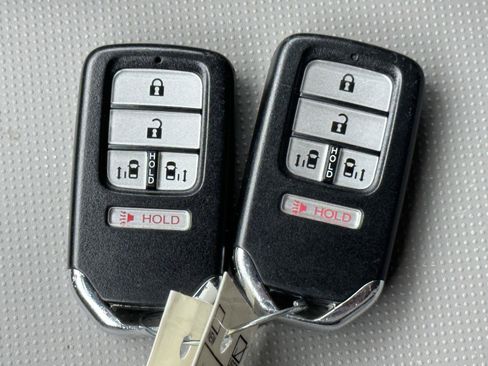 Used 2016 Honda Odyssey SE image 15