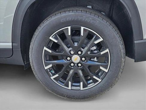New 2026 Chevrolet Traverse LT w/ Sun and Wheel Package FWD image 10