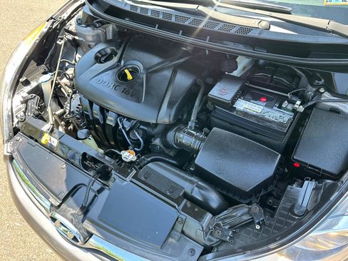 Used 2013 Hyundai Elantra GLS w/ Preferred Pkg FWD image 24