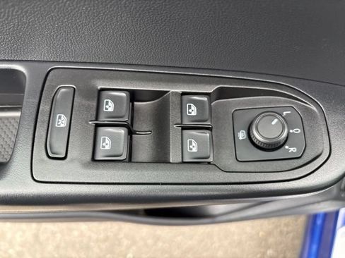 Used 2023 Volkswagen Taos SE AWD/4WD image 11