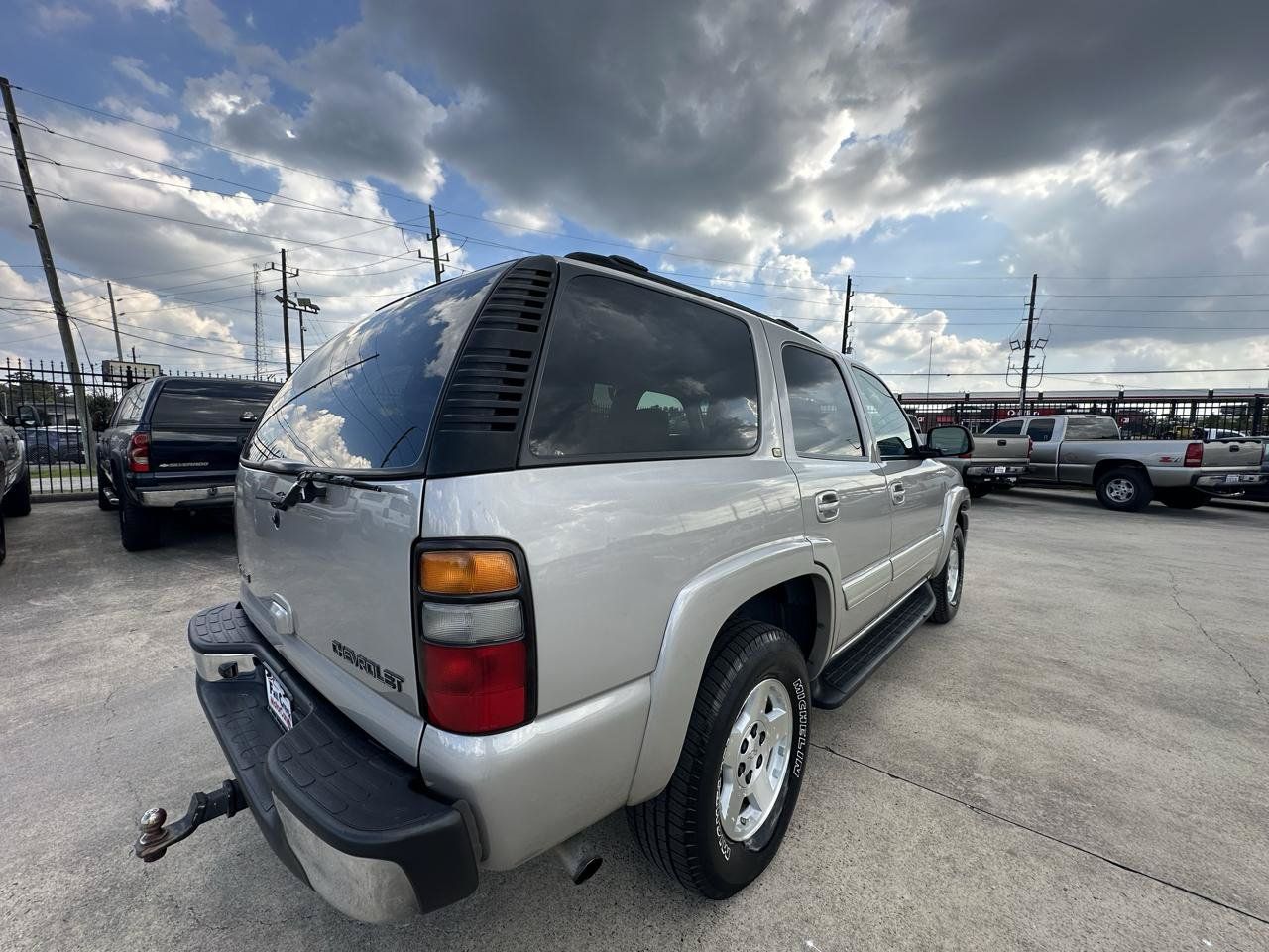 Used 2004 Chevrolet Tahoe LT w/ LT Preferred Equipment Group AWD/4WD image 5