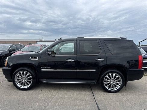 Used 2011 Cadillac Escalade AWD w/ Touring Package image 3