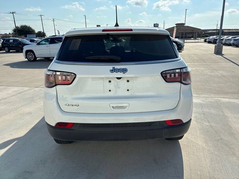 Used 2025 Jeep Compass Sport AWD/4WD image 4