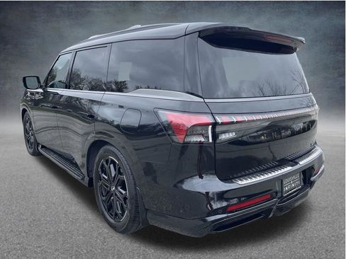 New 2026 INFINITI QX80 4WD image 10