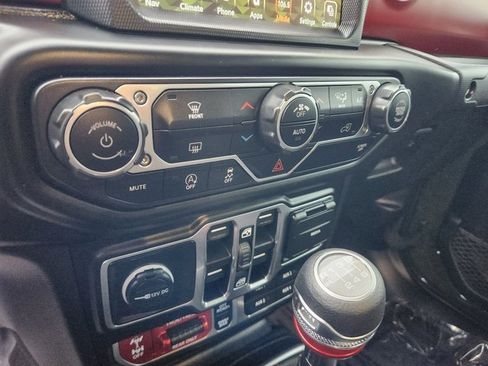 Used 2023 Jeep Gladiator Rubicon w/ LED Lighting Group image 17