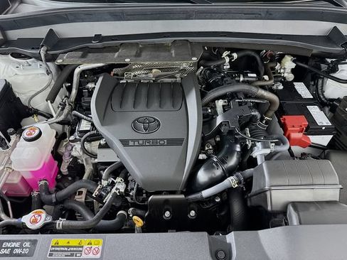 Used 2025 Toyota Grand Highlander AWD image 32
