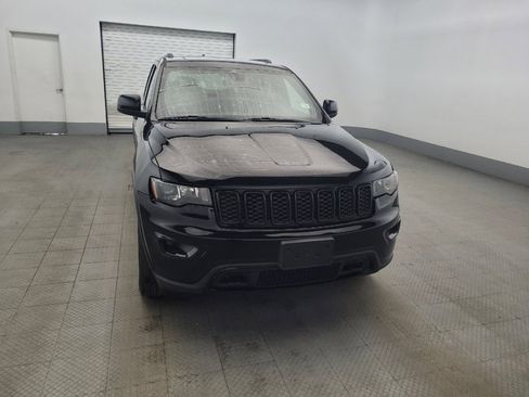 Used 2019 Jeep Grand Cherokee Laredo RWD image 14