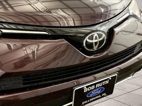 Used 2018 Toyota RAV4 XLE AWD/4WD image 29