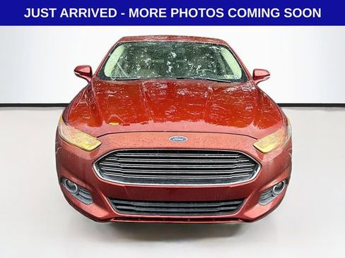 Used 2014 Ford Fusion SE w/ Equipment Group 202A image 2