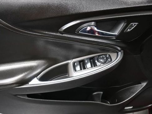 Used 2018 Chevrolet Malibu LT w/ Leather Package FWD image 13