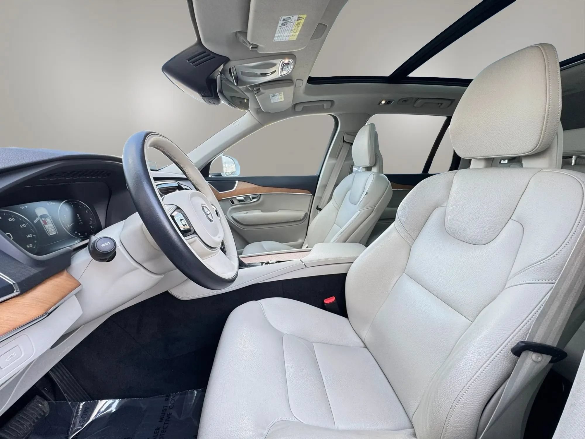 Used 2021 Volvo XC90 T6 Momentum w/ Protection Package Premier AWD/4WD image 11