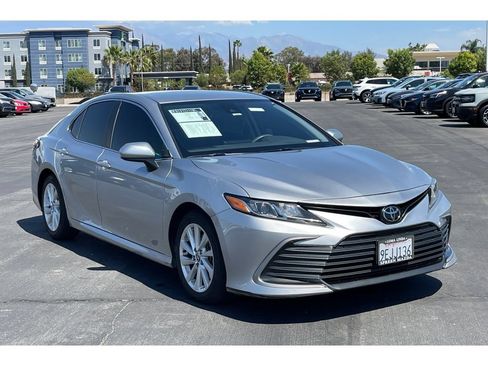 Used 2023 Toyota Camry LE FWD image 9