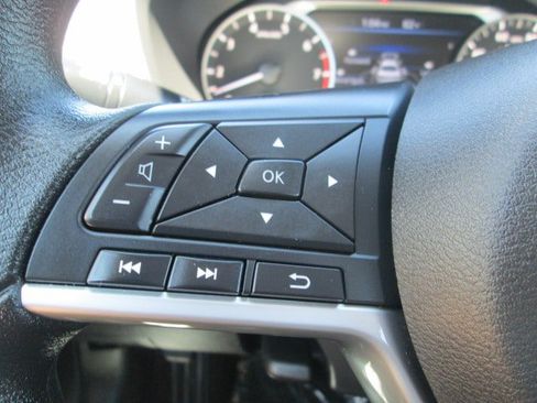 Used 2025 Nissan Altima 2.5 SV FWD image 16