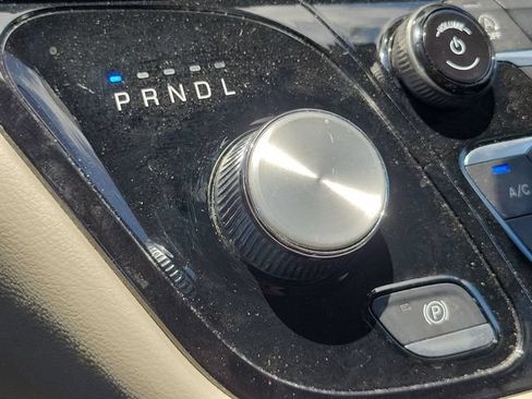 Used 2023 Chrysler Pacifica Touring-L FWD image 29