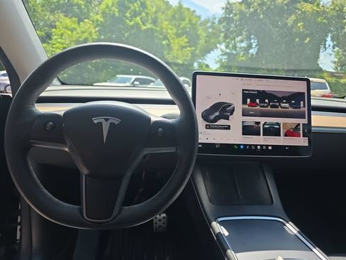 Used 2023 Tesla Model Y Long Range AWD/4WD image 12