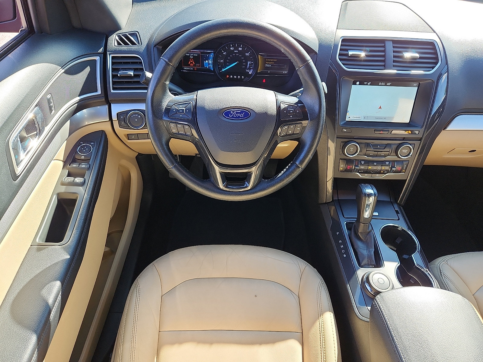 Used 2017 Ford Explorer XLT w/ Equipment Group 202A AWD/4WD image 12