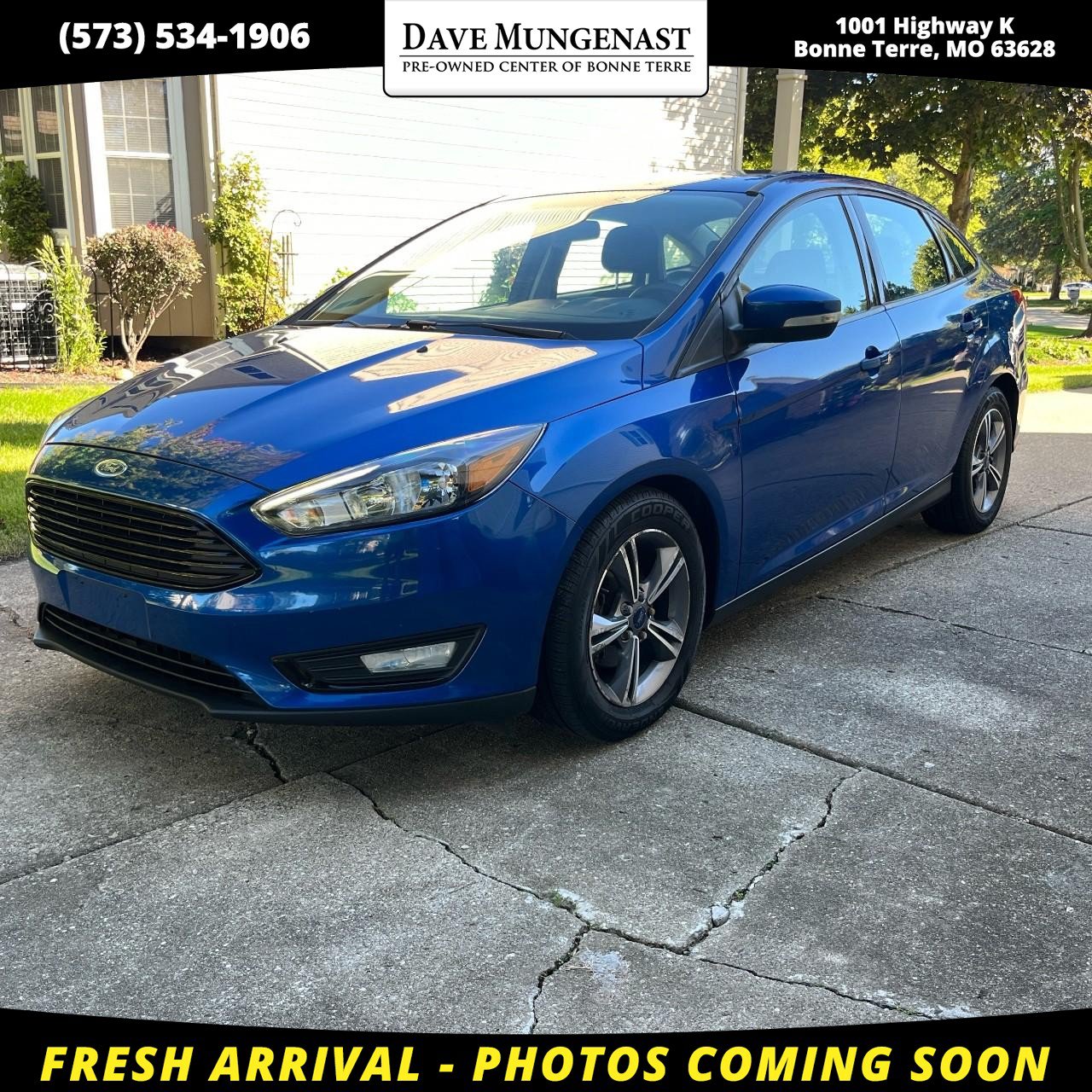 Used 2018 Ford Focus SE w/ SE Appearance Package FWD image 1