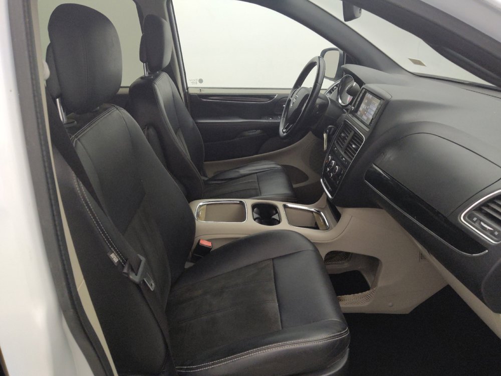 Used 2019 Dodge Grand Caravan SXT FWD image 21