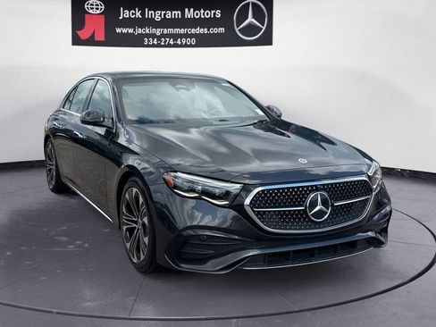 Used 2024 Mercedes-Benz E 450 4MATIC Sedan image 7