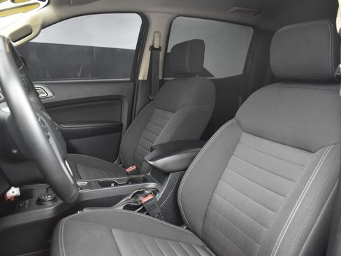 Used 2019 Ford Ranger XLT w/ Equipment Group 302A Luxury AWD/4WD image 11