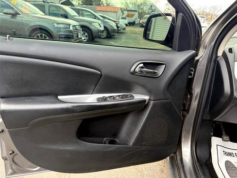 Used 2013 Dodge Journey SE image 21