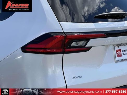 Used 2024 Toyota Grand Highlander AWD image 13
