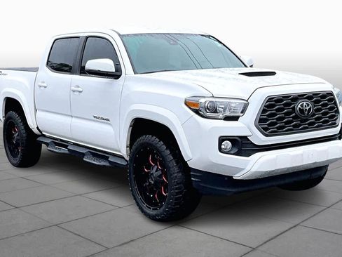 Certified 2021 Toyota Tacoma TRD Sport image 2