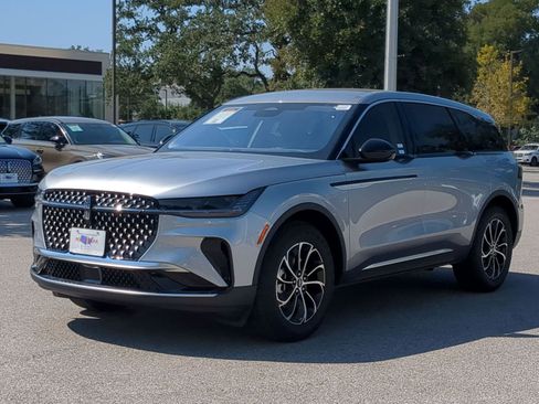 New 2025 Lincoln Nautilus Premier image 7