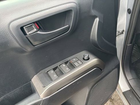 Certified 2019 Toyota Tacoma SR5 image 36