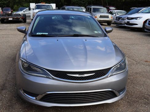 Used 2015 Chrysler 200 Limited w/ Convenience Group FWD image 2