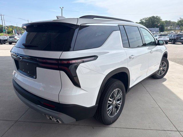 New 2026 Chevrolet Traverse LT w/ Driver Confidence Package AWD/4WD image 5