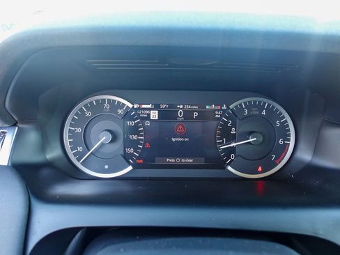 Used 2023 Land Rover Discovery Sport SE image 18