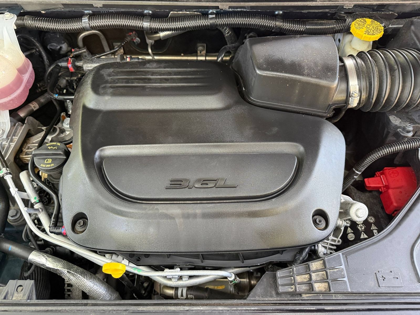 Used 2025 Chrysler Pacifica Limited FWD image 32