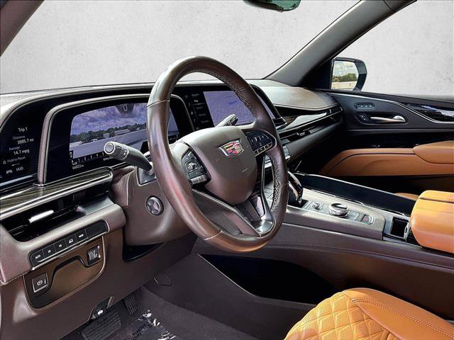 Used 2023 Cadillac Escalade Premium Luxury AWD/4WD image 14