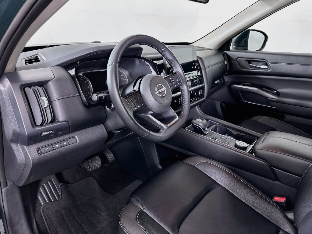 Used 2024 Nissan Pathfinder SL AWD/4WD image 9