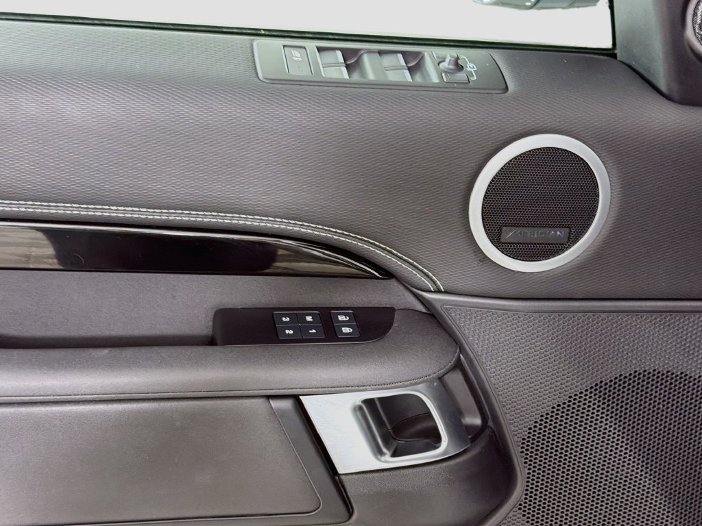 Certified 2023 Land Rover Discovery S R-Dynamic AWD/4WD image 18