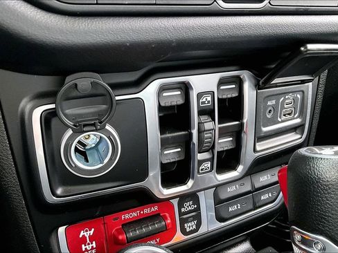 Used 2024 Jeep Wrangler Unlimited Rubicon 4xe w/ Convenience Group AWD/4WD image 25