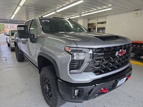 Certified 2025 Chevrolet Silverado 2500 ZR2 AWD/4WD image 7