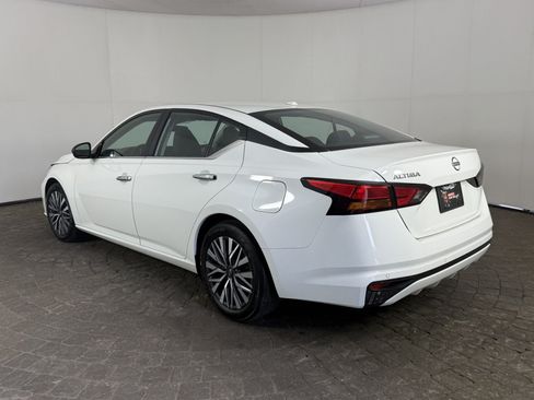 Used 2025 Nissan Altima 2.5 SV FWD image 5