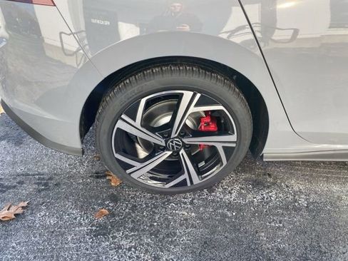 New 2026 Volkswagen GTI SE FWD image 18