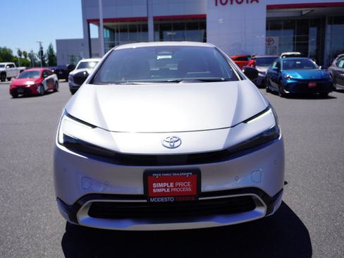 New 2026 Toyota Prius Plug-In Hybrid FWD image 6