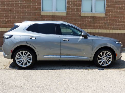 Used 2025 Buick Envision Avenir AWD/4WD image 11