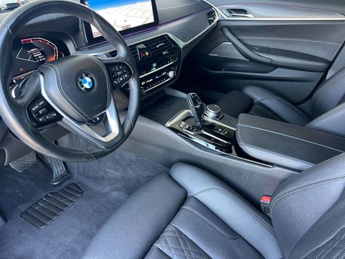 Used 2022 BMW 530i xDrive w/ Premium Package AWD/4WD image 10