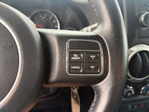 Used 2015 Jeep Wrangler Unlimited Sahara AWD/4WD image 33