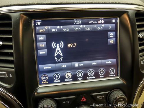 Used 2018 Jeep Grand Cherokee Limited image 18